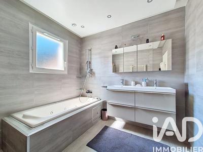 Maison - 163 m² - 5 pièces