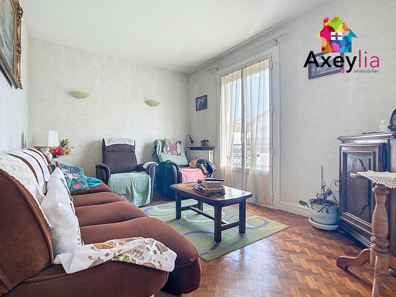 Maison - 99 m² - 5 pièces