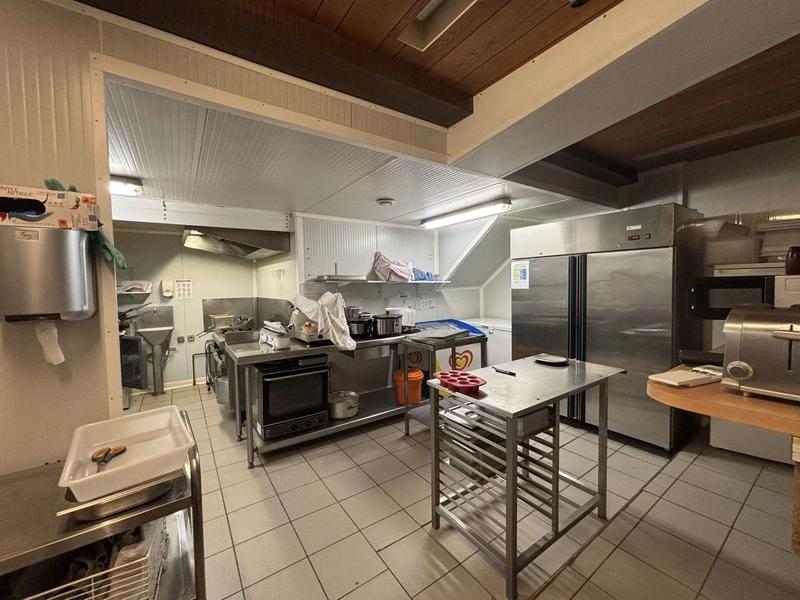 Magasins - 82 m² - 2 pièces