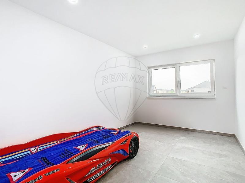 Maison - 180 m² - 7 pièces