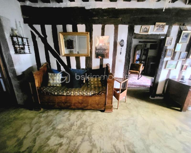 Demeure - 241 m² - 8 pièces