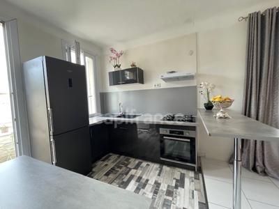 Maison - 95 m² - 4 pièces