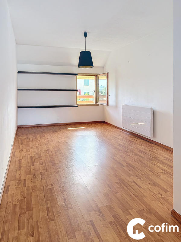 Appartement - 96 m² - 5 pièces