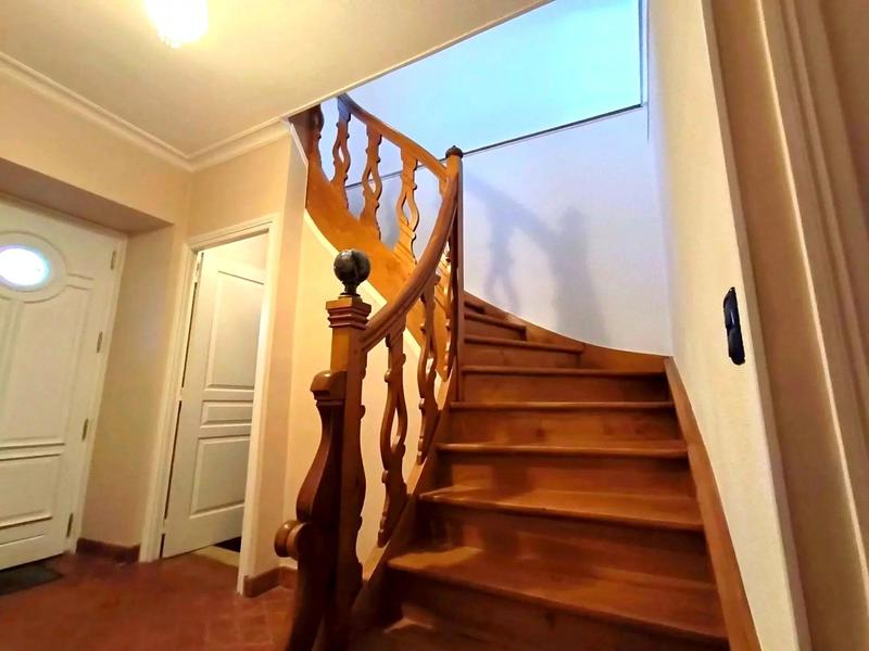 Maison - 259 m² - 7 pièces