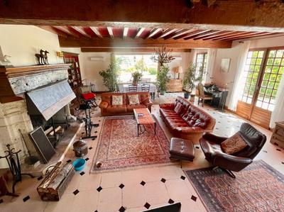 Maison - 388 m² - 10 pièces