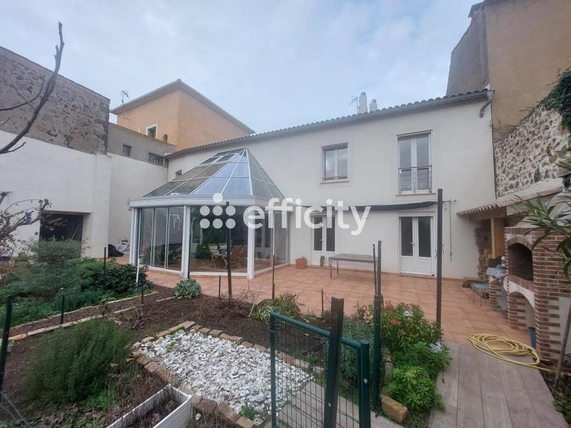 Maison - 244 m² - 7 pièces