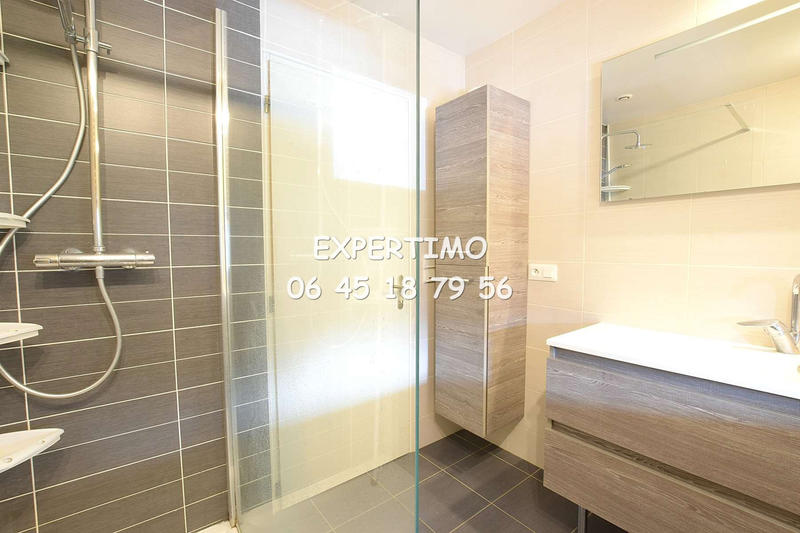 Maison - 200 m² - 10 pièces