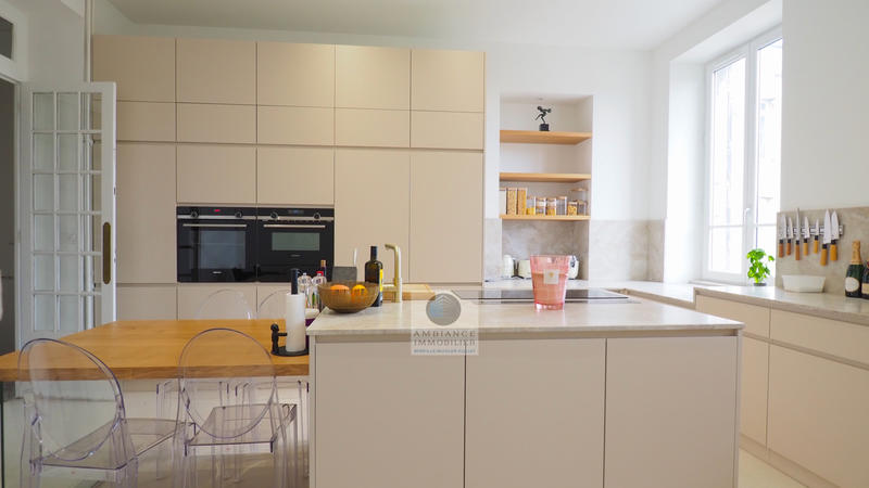 Appartement - 371 m² - 11 pièces