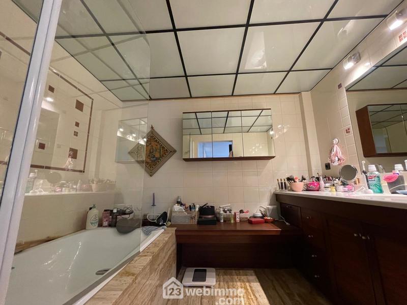 Maison - 308 m² - 6 pièces