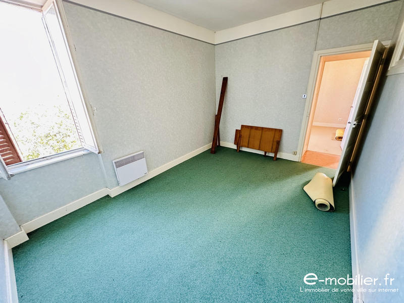 Maison - 220 m² - 8 pièces