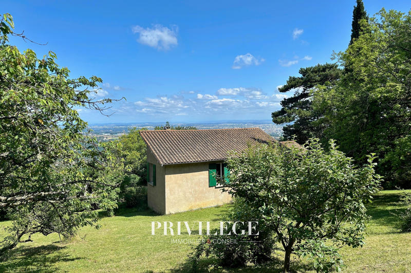 Maison - 220 m² - 7 pièces