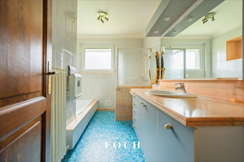 Maison - 187 m² - 6 pièces