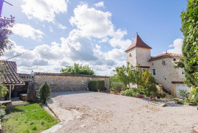 Demeure - 135 m² - 5 pièces