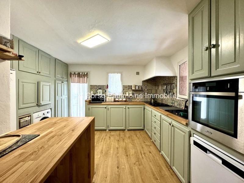 Maison - 300 m² - 11 pièces