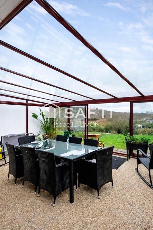 Maison - 236 m² - 8 pièces