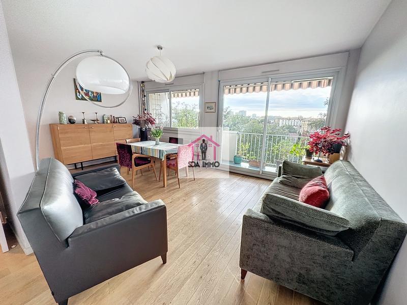 Appartement - 93 m² - 4 pièces