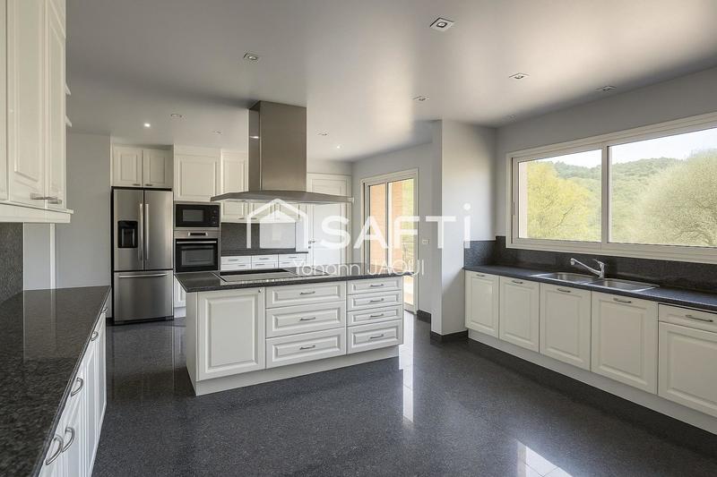 Maison - 570 m² - 14 pièces