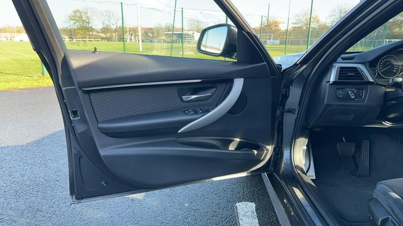 Bmw Série 3 Touring 318d 150 Bva8 m Sport - Automatique