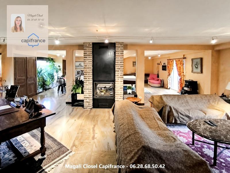 Maison - 350 m² - 9 pièces