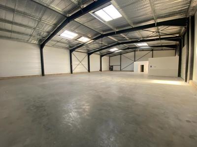 Entrepôt - 550 m² - 4 pièces