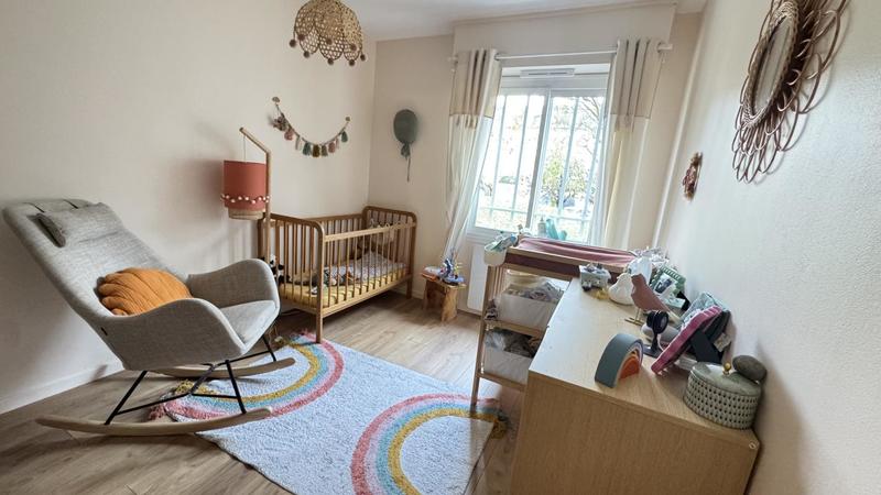 Appartement ancien - 90 m² - 5 pièces