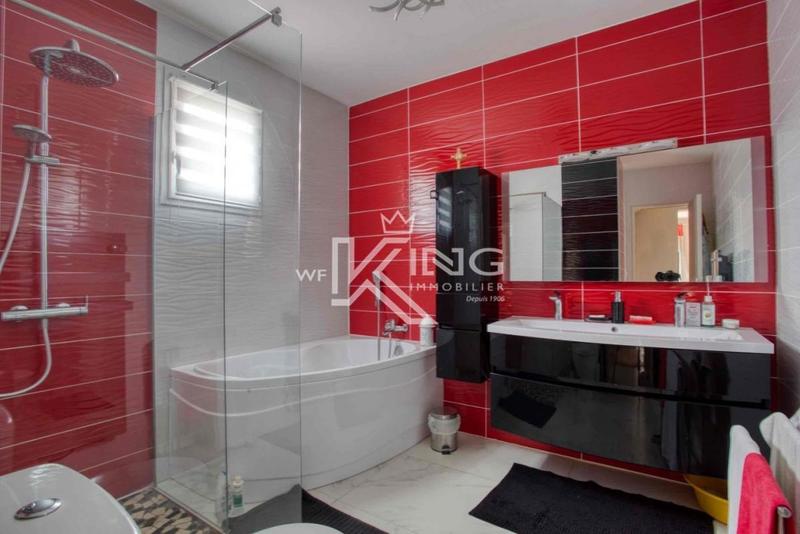 Villa - 185 m² - 6 pièces