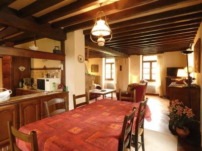 Maison traditionnelle - 197 m² - 7 pièces