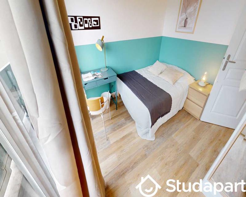 Chambre - 80 m² - 1 pièce