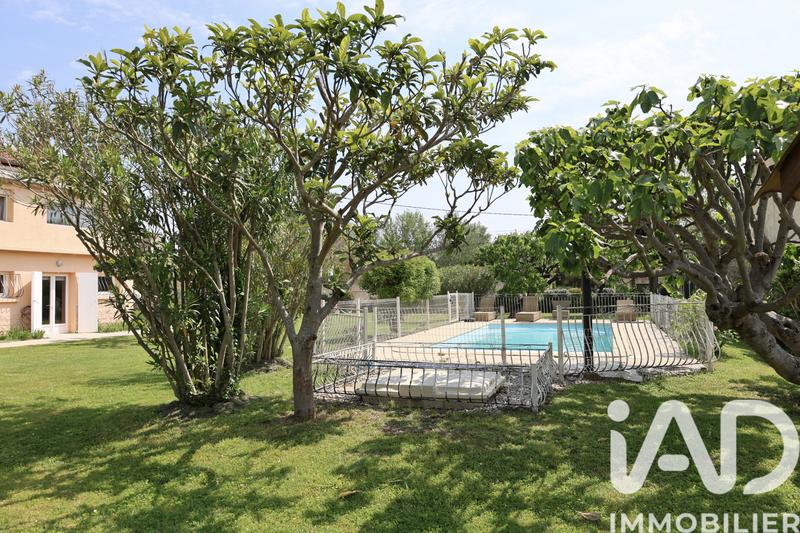 Maison - 220 m² - 9 pièces