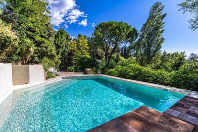 Maison - 300 m² - 12 pièces