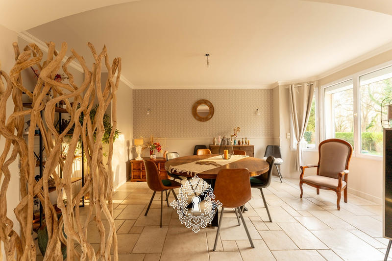 Maison - 195 m² - 7 pièces