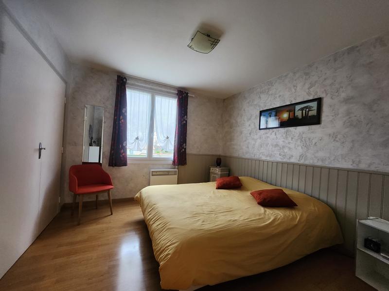 Maison - 175 m² - 9 pièces