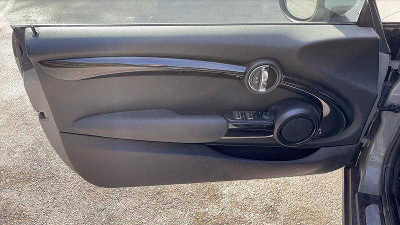 Mini Cabrio Cabriolet III 1.5 One 102 Heddon Street