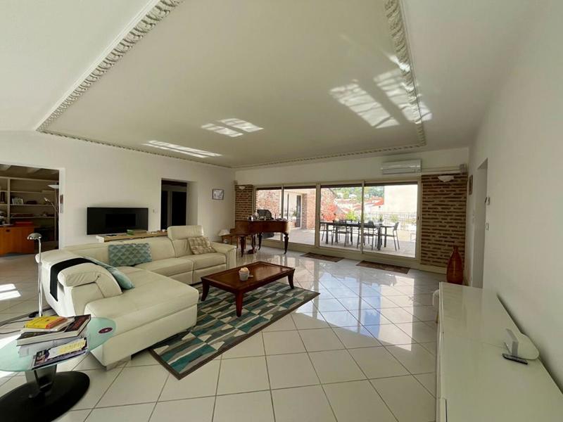 Appartement - 235 m² - 5 pièces