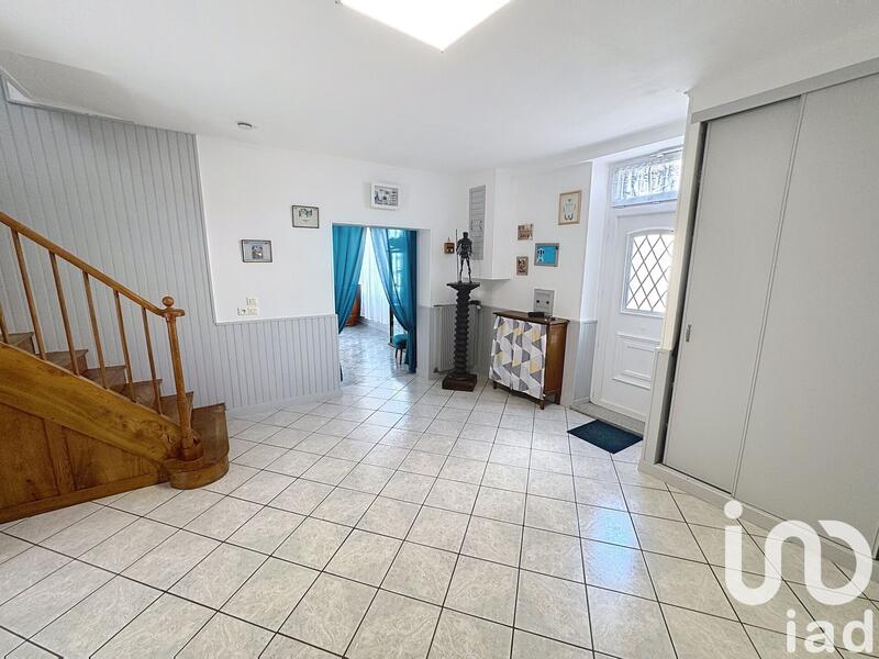 Maison - 181 m² - 6 pièces