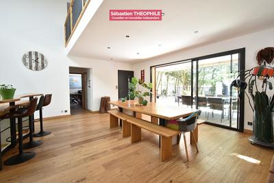 Maison - 161 m² - 5 pièces