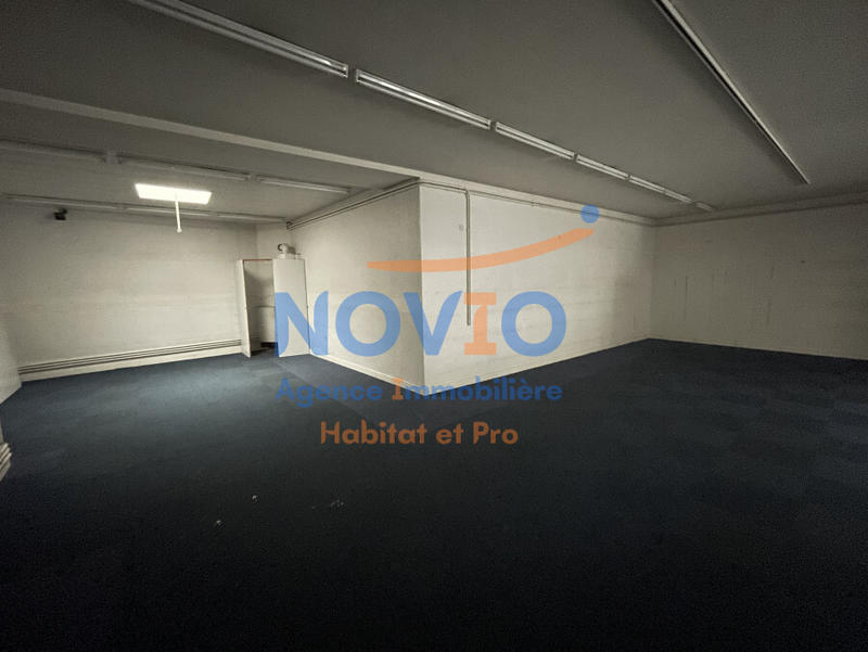 Bureau - 150 m² - 1 pièce