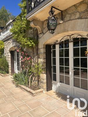 Maison - 210 m² - 10 pièces