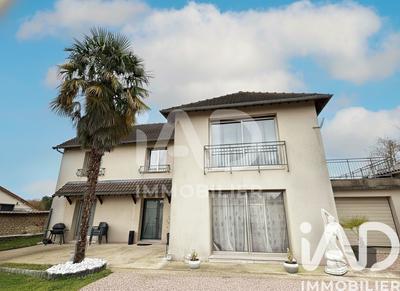 Maison - 210 m² - 7 pièces