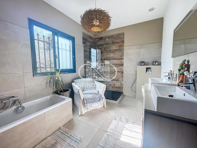 Maison - 160 m² - 6 pièces