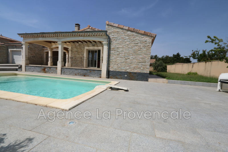 Maison - 236 m² - 7 pièces