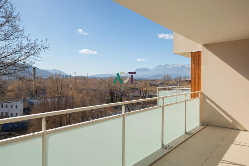 Appartement - 77 m² - 4 pièces