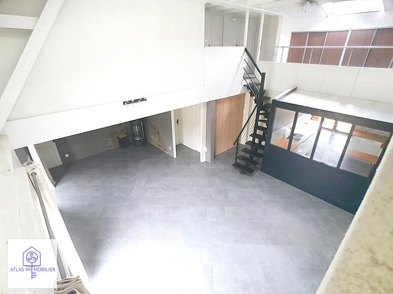 Maison - 215 m² - 8 pièces