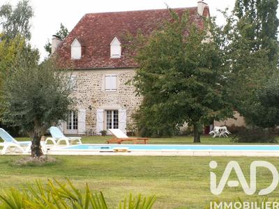 Maison - 200 m² - 8 pièces