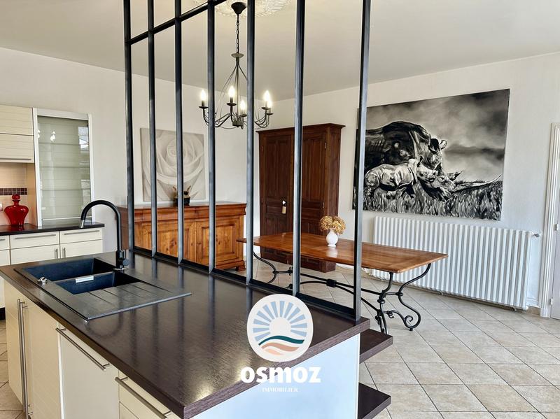 Maison - 236 m² - 6 pièces