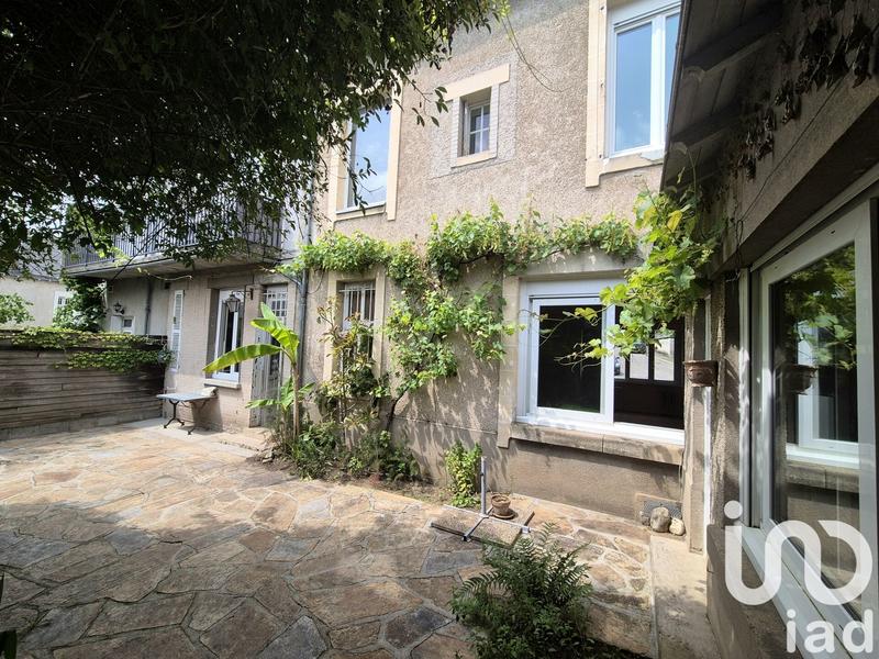 Maison - 250 m² - 8 pièces