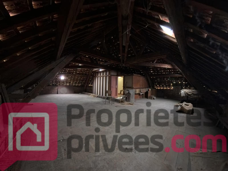 Maison - 235 m² - 7 pièces