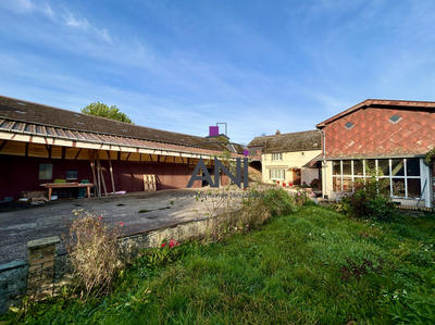 Maison ancienne - 241 m² - 7 pièces