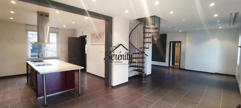 Maison ancienne - 215 m² - 5 pièces