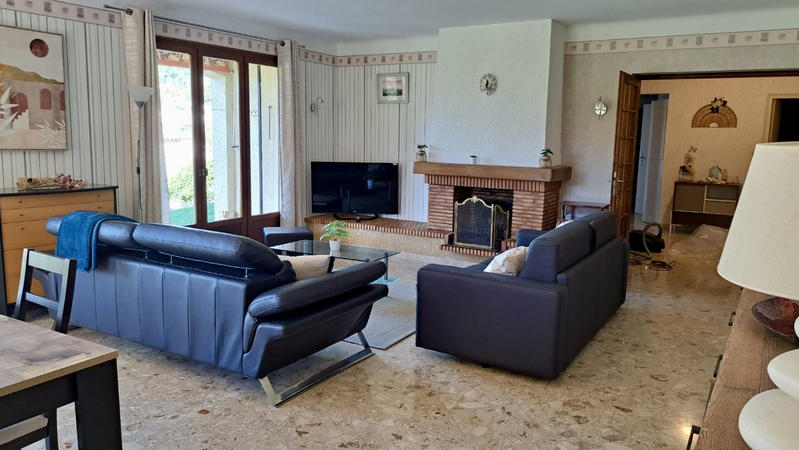 Maison - 290 m² - 9 pièces